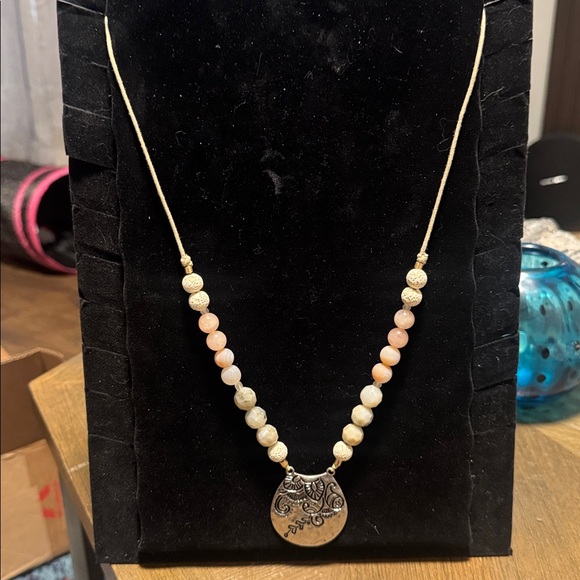 J. Jill Adjustable Beaded Pendant Necklace. (BJ111) - Picture 3 of 7